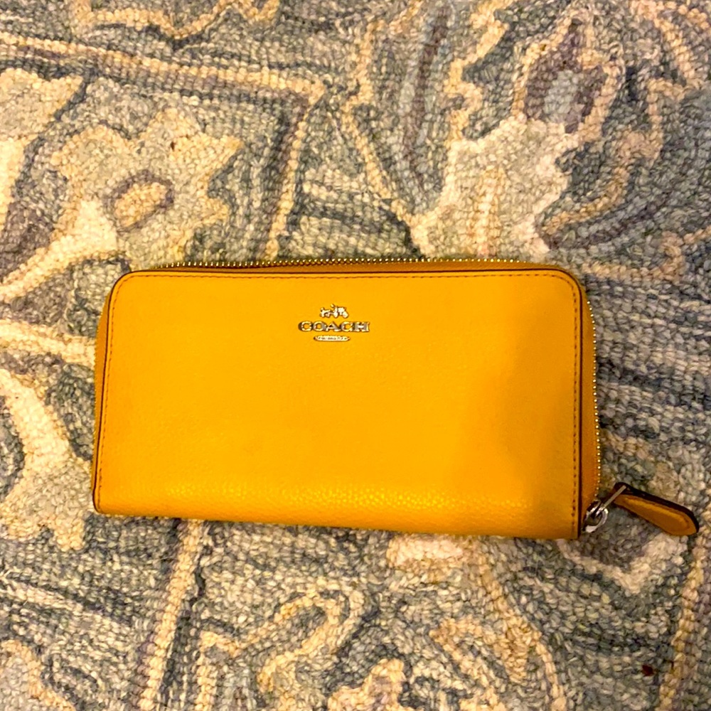 Coach accordion wallet